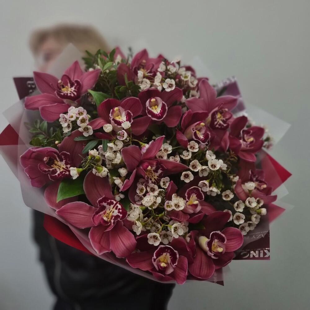 Экзотический букет орхидея и ваксфлауэр Экзотический букет орхидея и ваксфлауэр